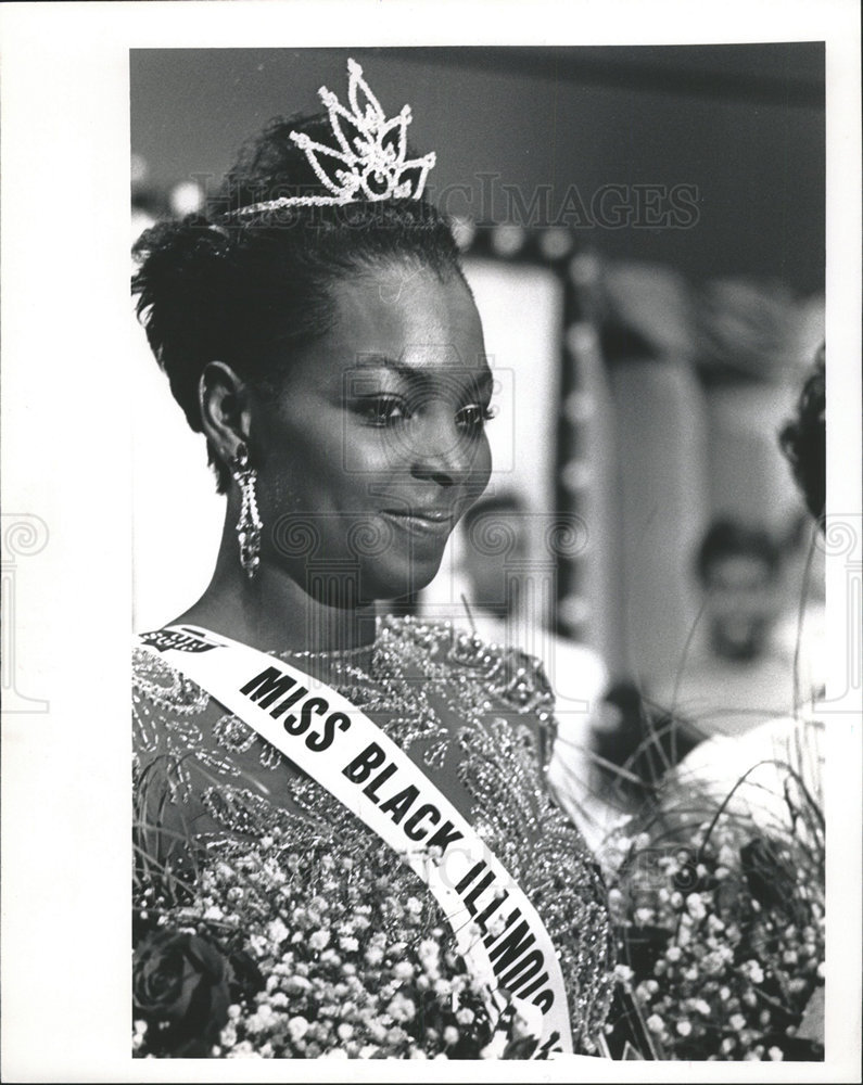 1989 Press Photo Jeannie Blakney Lynwood Crowned Miss Black Illinois C