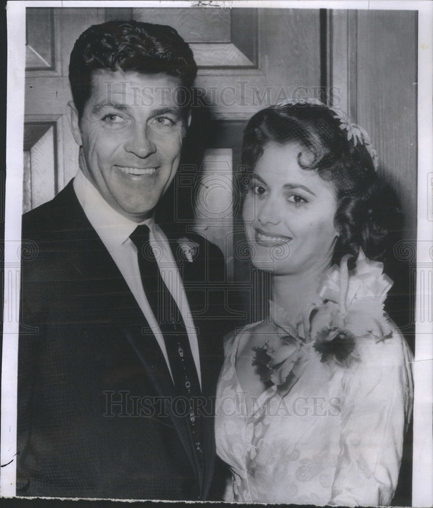 1959 Press Photo Tales Of Wells Fargo Series Actor Dale Robertson Wedd