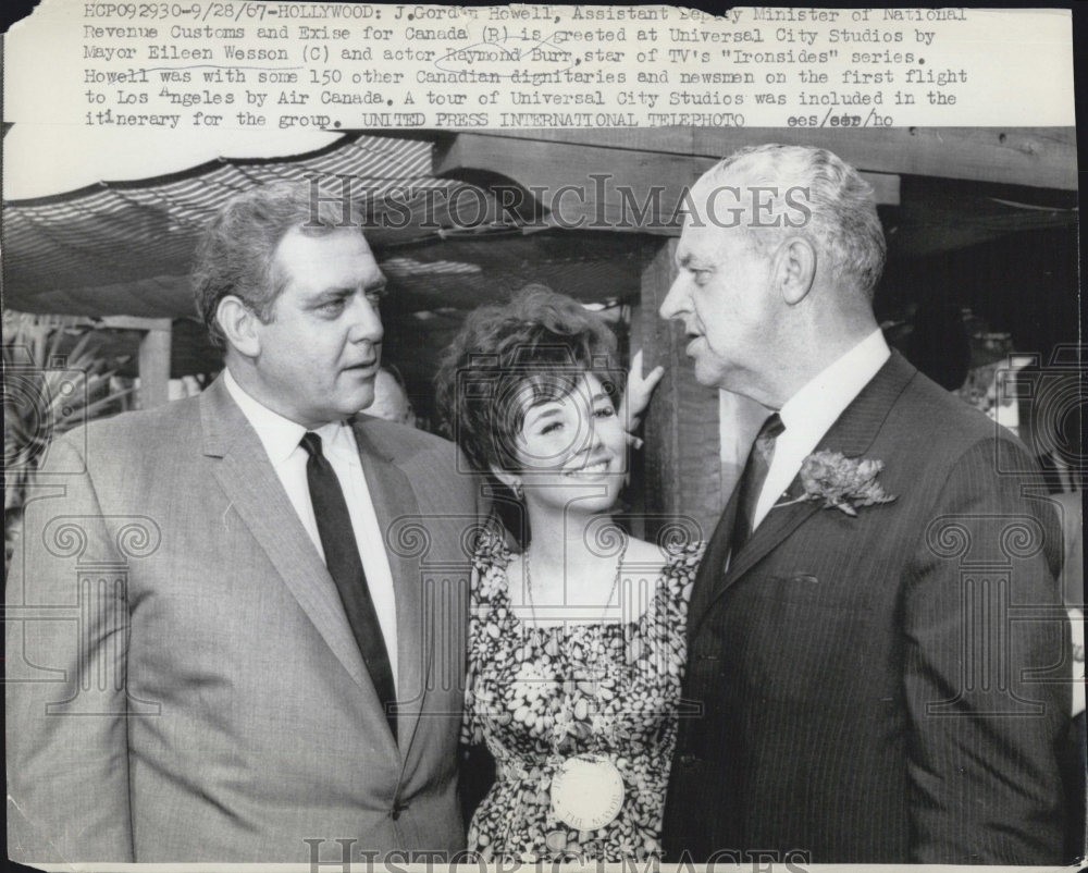 Mayor Eileen Wesson Actor Raymond Burr Universal Studio 1967 Vintage