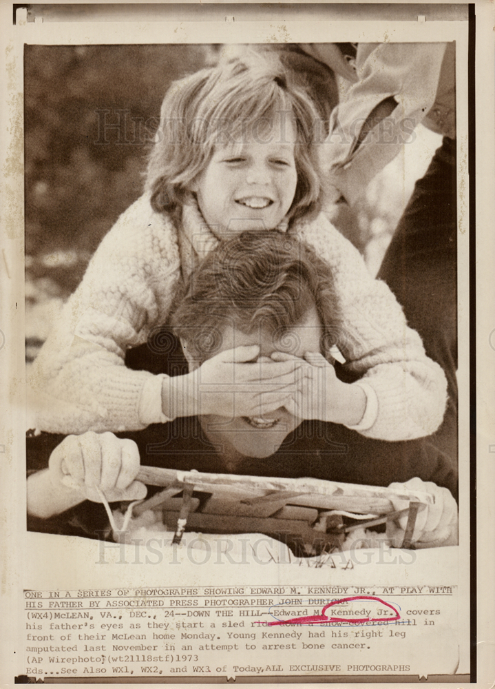 1973 Press Photo Edward M Kennedy Jr with his Father