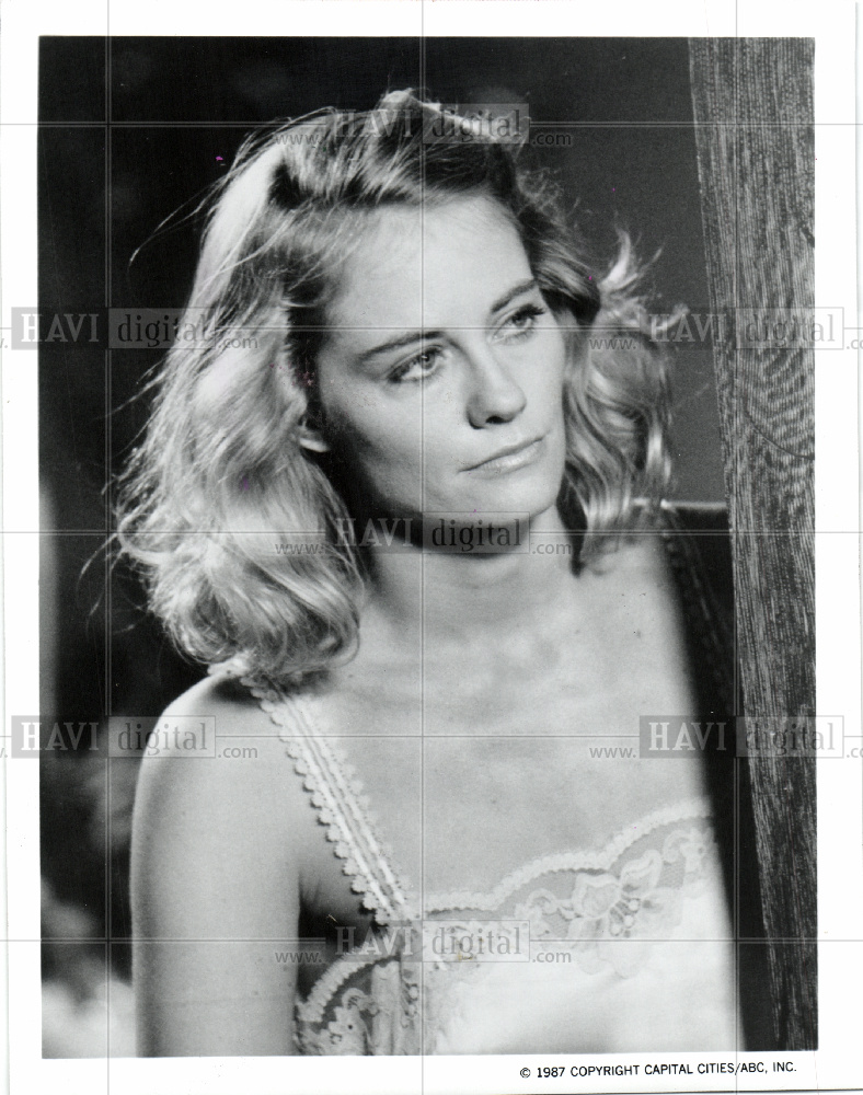 cybill shepherd 1987 Vintage Photo Print - Historic Images