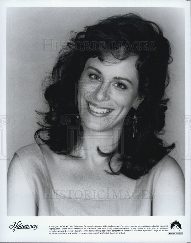 Jane Kaczmarek Plays Wife and Mother in CBS's Hometown 1985 vintage ...