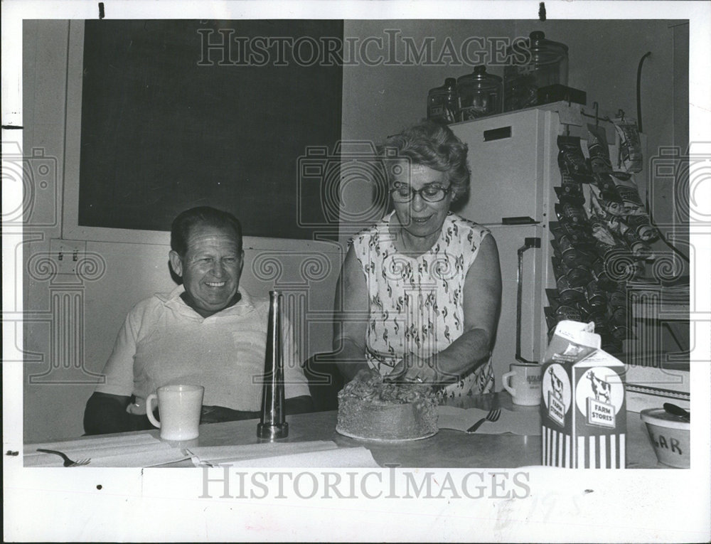 1979 Press Photo Joe and Annette Aigner Fire Station No.3 Hose