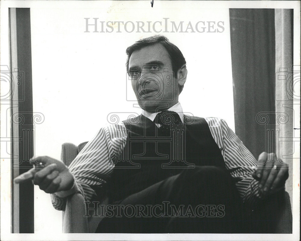 1975 Press Photo Lester B. Korn, President Of Korn Ferry International ...