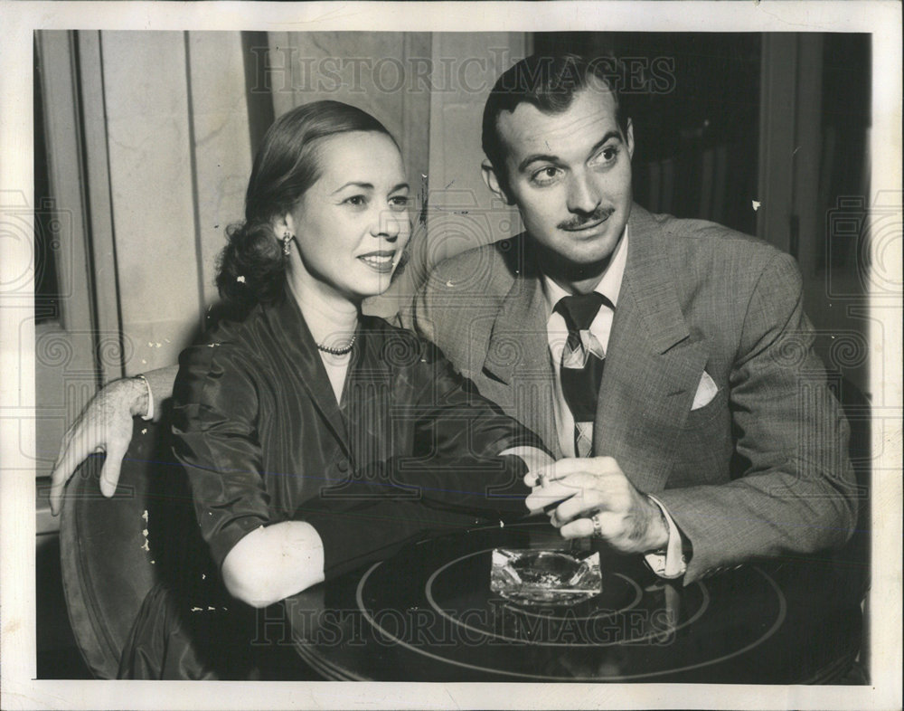 1949 Press Photo Actor Zachary Scott and His Wife - Historic Images