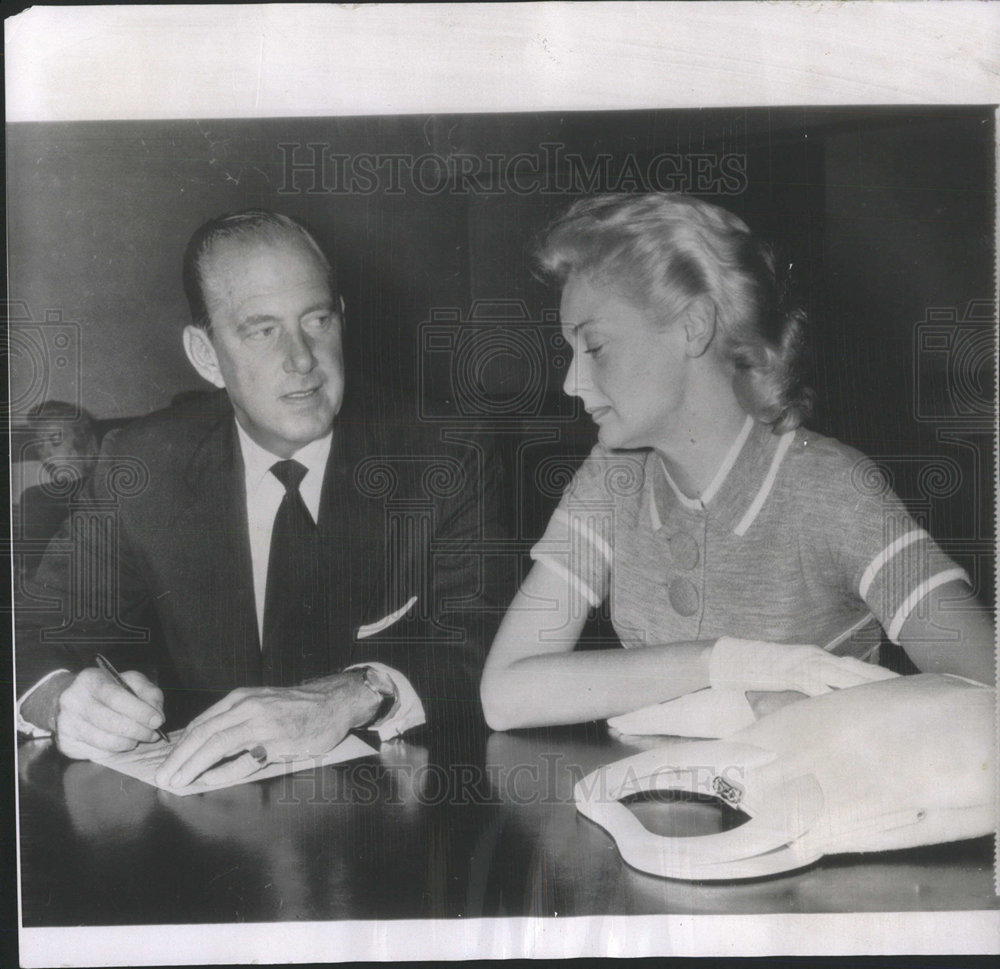 1956 Press Photo Columnist Walter Winchell's Daughter Walda Winchell v ...