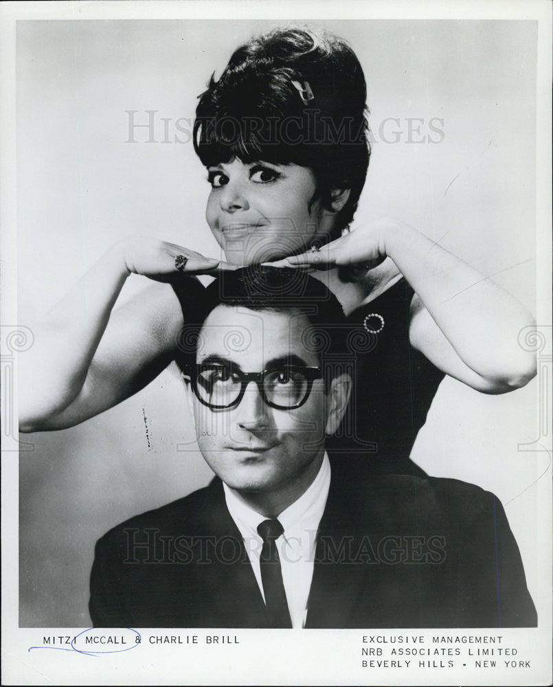 1967 Press Photo of Mitzi McCall and Charlie Brill.