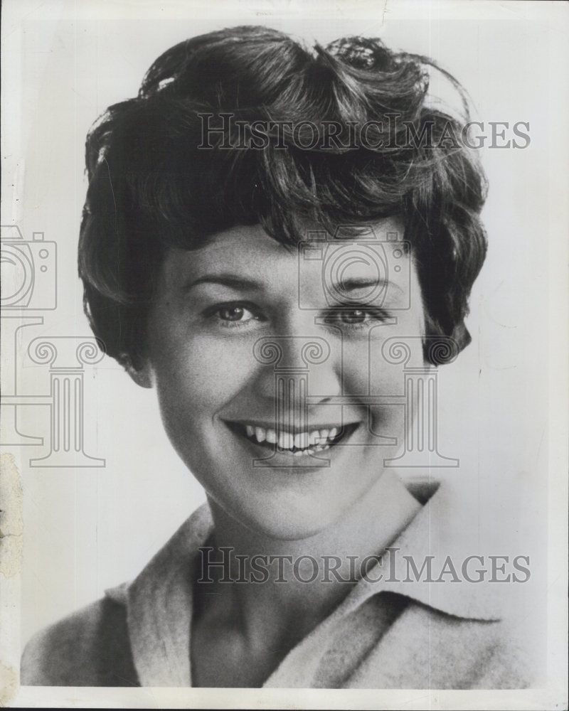 1967 Press Photo Actress Patricia Routledge In 