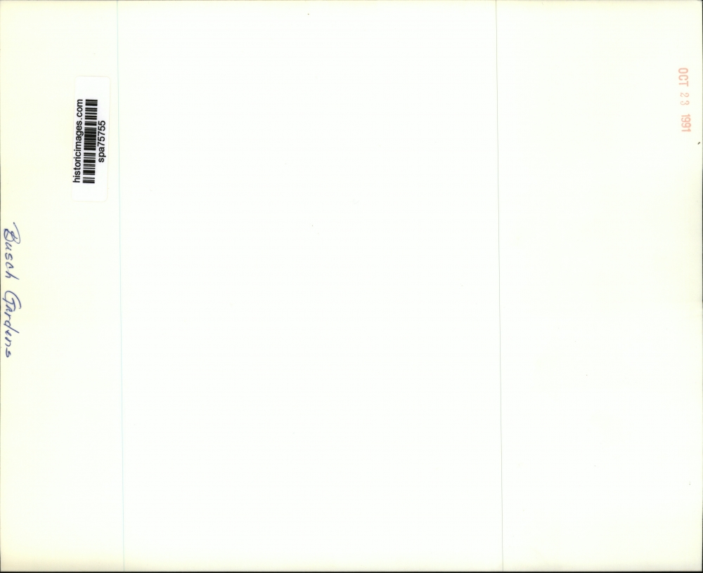 1991 Press Photo Elephant habitat at Tampa's Busch Gardens spa75755